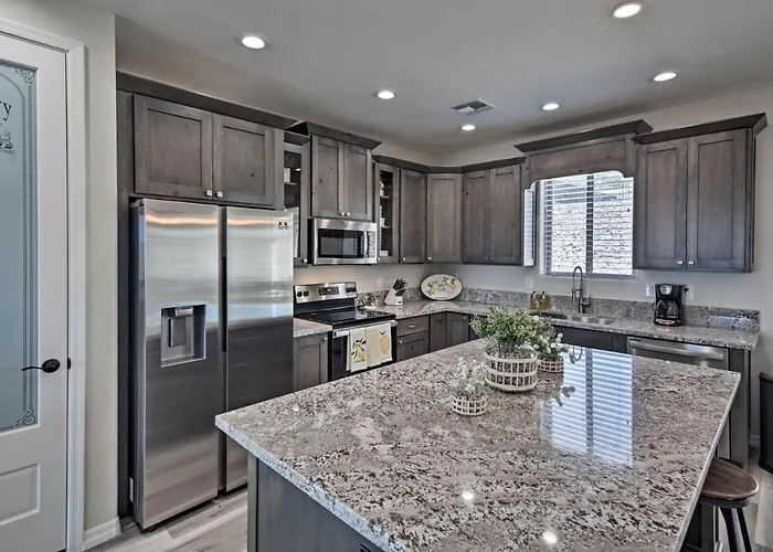 Luxe W/ Ohv Access, 5 Mi To Mohave! Ferienhaus